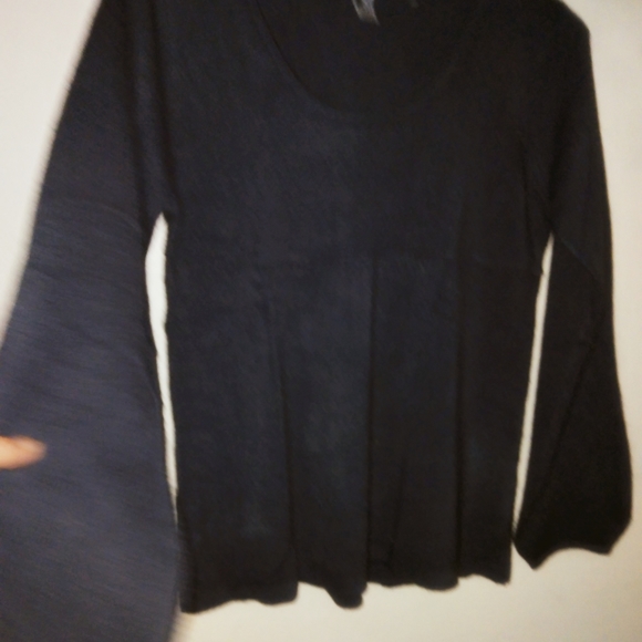 Azur collection's bell sleeve lightweight sweater NWOT - Picture 7 of 12
